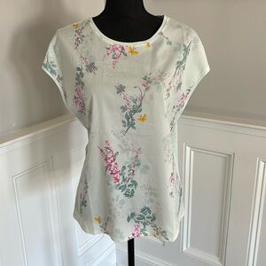 NWT Ted Baker London short sleeve blouse, size 2 (4-6), mint with floral print.